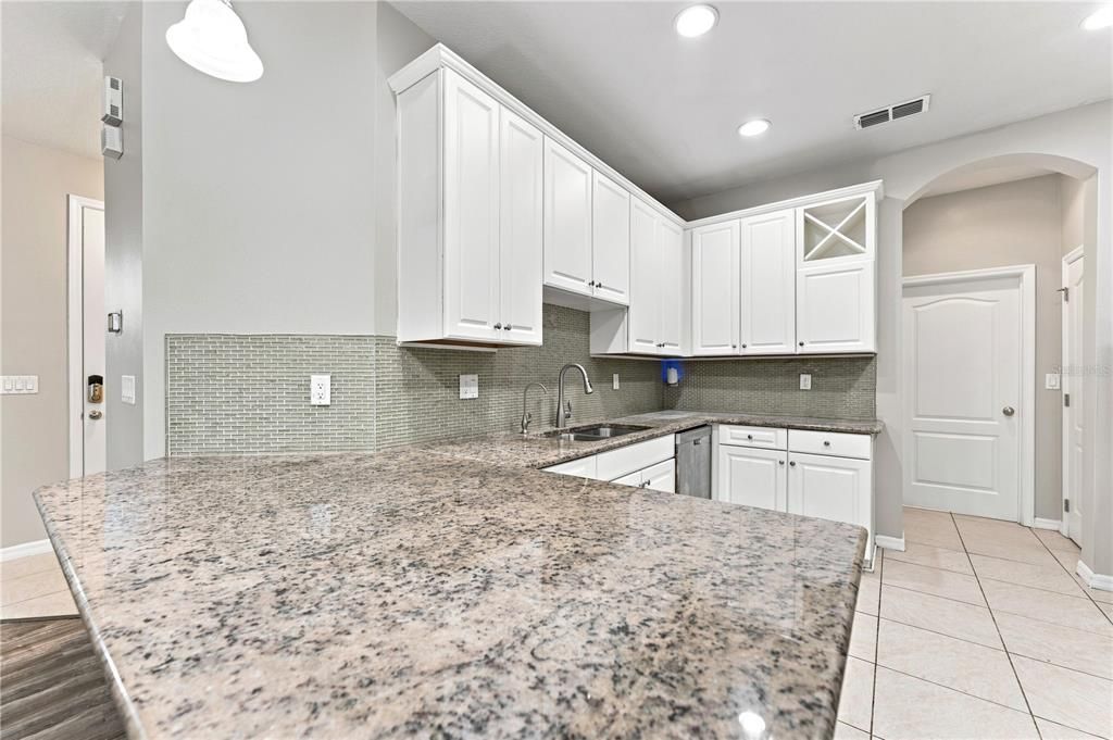 For Rent: $2,950 (3 beds, 2 baths, 2172 Square Feet)