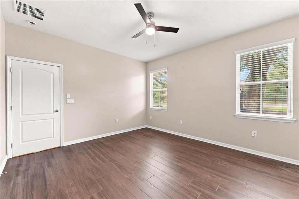 For Rent: $2,950 (3 beds, 2 baths, 2172 Square Feet)
