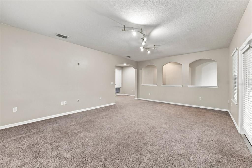 For Rent: $2,950 (3 beds, 2 baths, 2172 Square Feet)