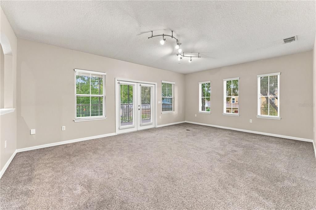 For Rent: $2,950 (3 beds, 2 baths, 2172 Square Feet)