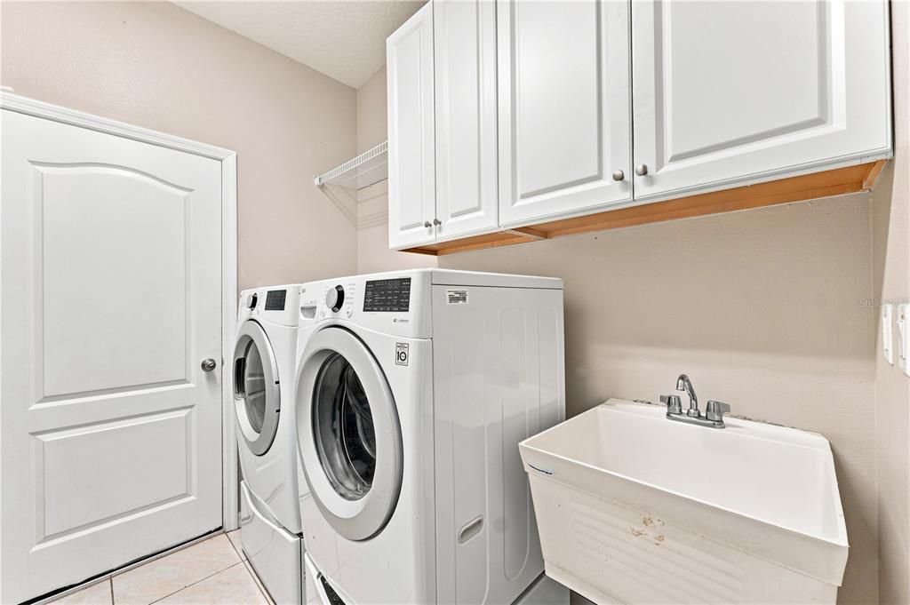 For Rent: $2,950 (3 beds, 2 baths, 2172 Square Feet)