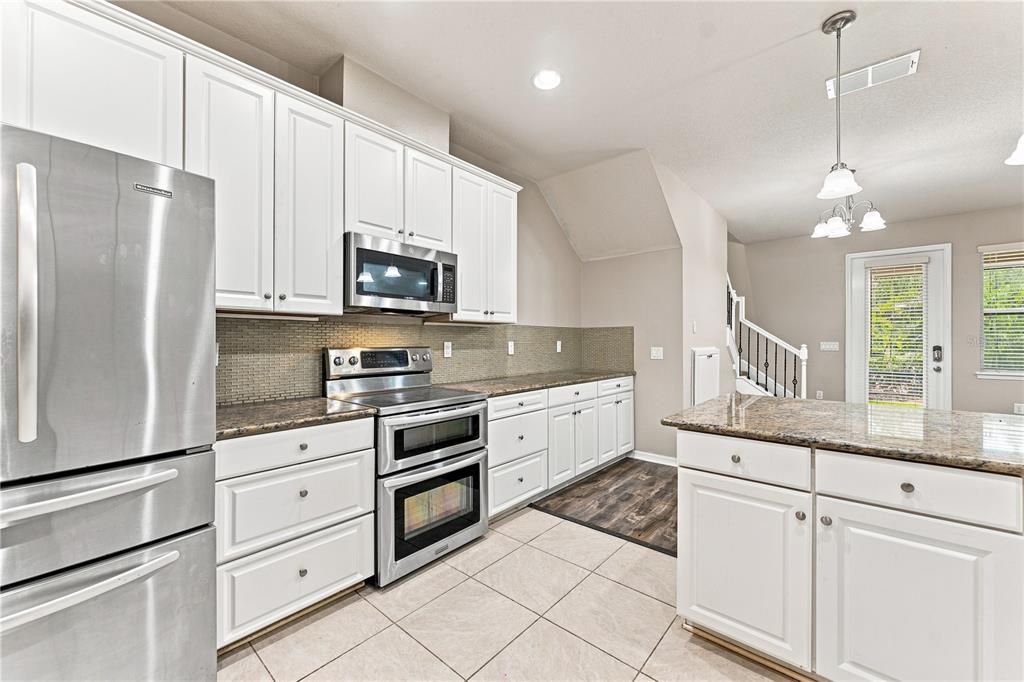 For Rent: $2,950 (3 beds, 2 baths, 2172 Square Feet)