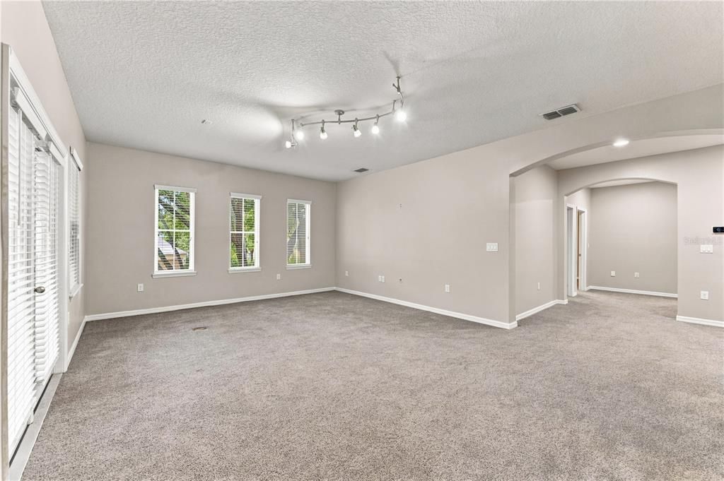 For Rent: $2,950 (3 beds, 2 baths, 2172 Square Feet)
