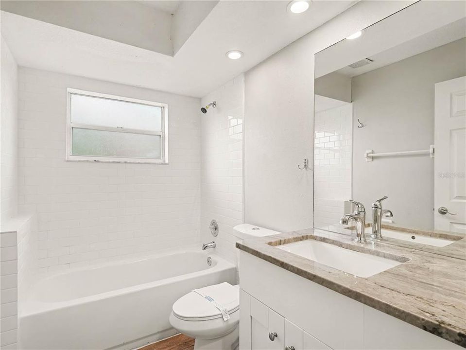 На продажу: $269,900 (3 спален, 2 ванн, 1475 Квадратных фут)