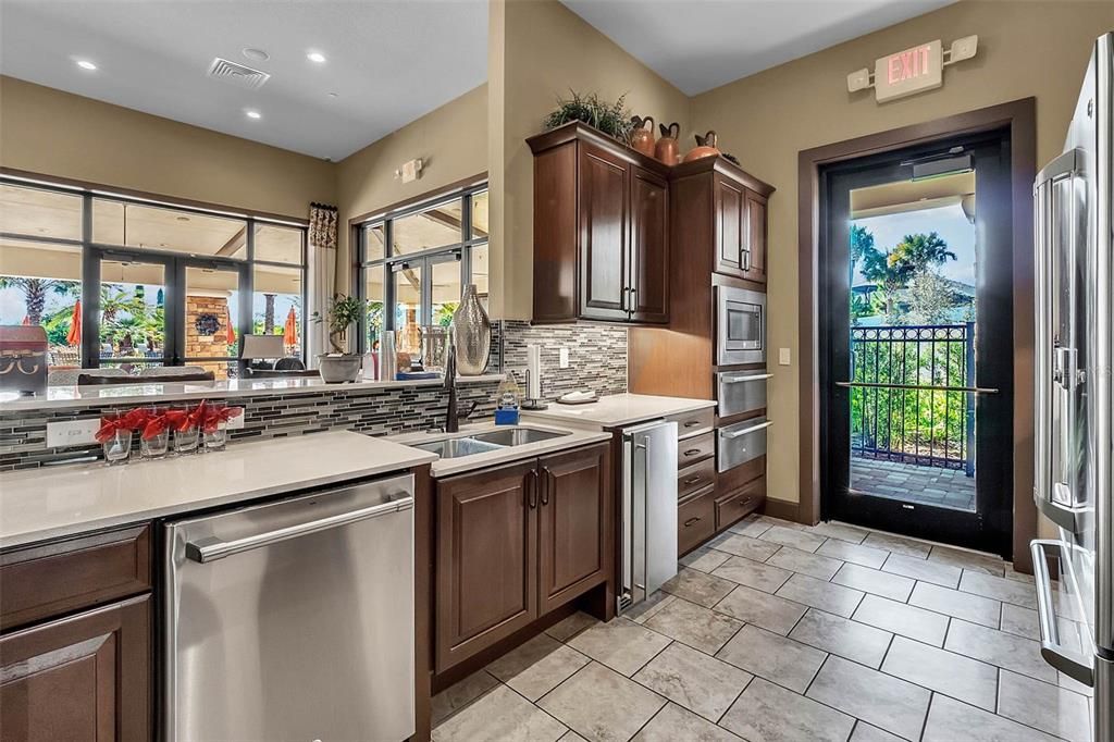 For Sale: $535,000 (2 beds, 2 baths, 2172 Square Feet)