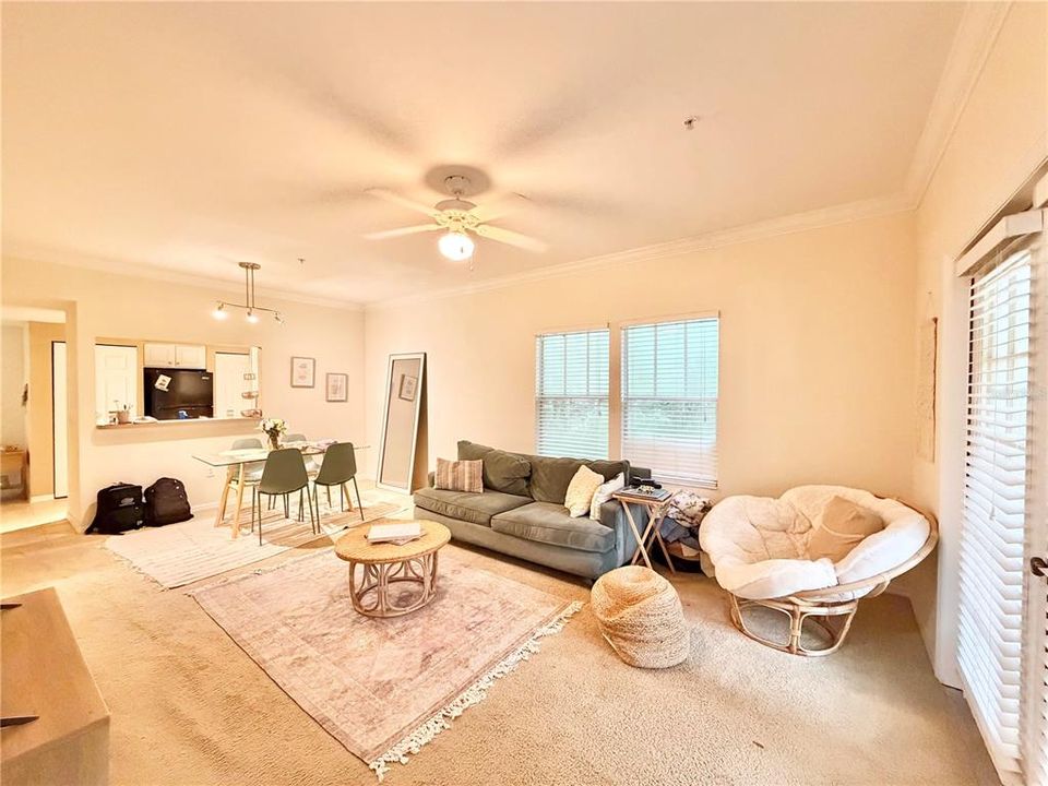 For Sale: $210,000 (2 beds, 2 baths, 1111 Square Feet)