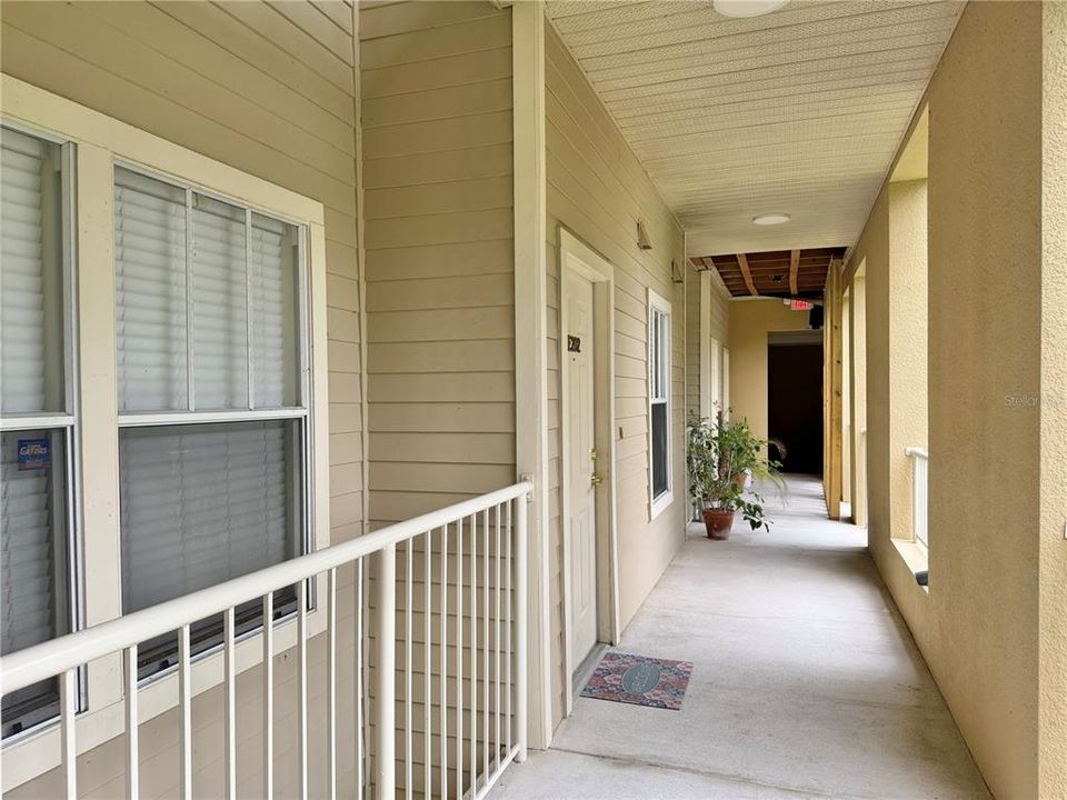 For Sale: $210,000 (2 beds, 2 baths, 1111 Square Feet)