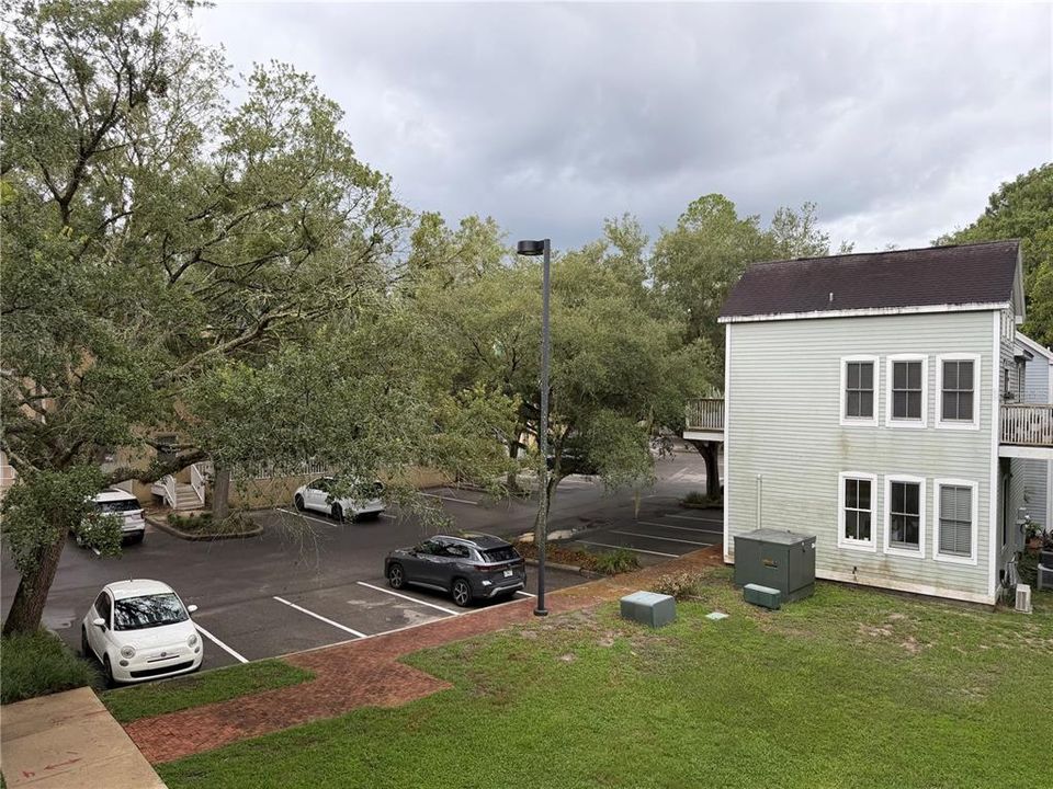 For Sale: $210,000 (2 beds, 2 baths, 1111 Square Feet)