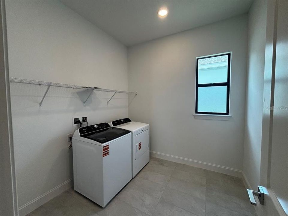 For Sale: $599,000 (3 beds, 2 baths, 2156 Square Feet)