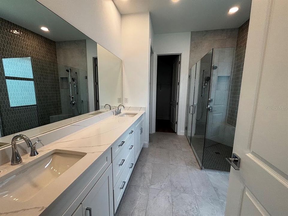 For Sale: $599,000 (3 beds, 2 baths, 2156 Square Feet)