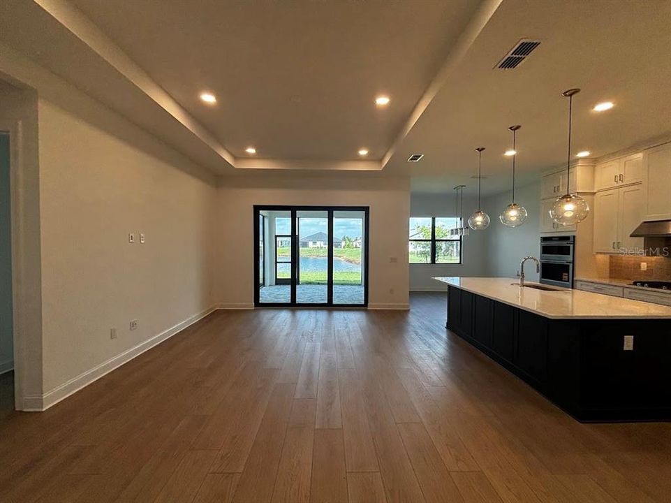 For Sale: $599,000 (3 beds, 2 baths, 2156 Square Feet)