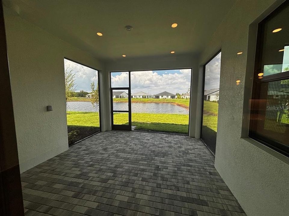 For Sale: $599,000 (3 beds, 2 baths, 2156 Square Feet)