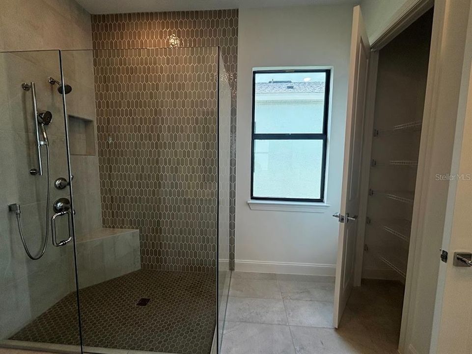 For Sale: $599,000 (3 beds, 2 baths, 2156 Square Feet)