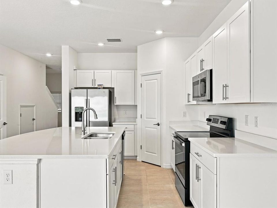 For Rent: $1,995 (3 beds, 2 baths, 1553 Square Feet)