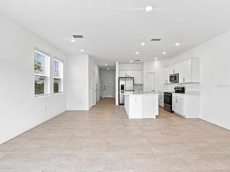 For Rent: $1,995 (3 beds, 2 baths, 1553 Square Feet)