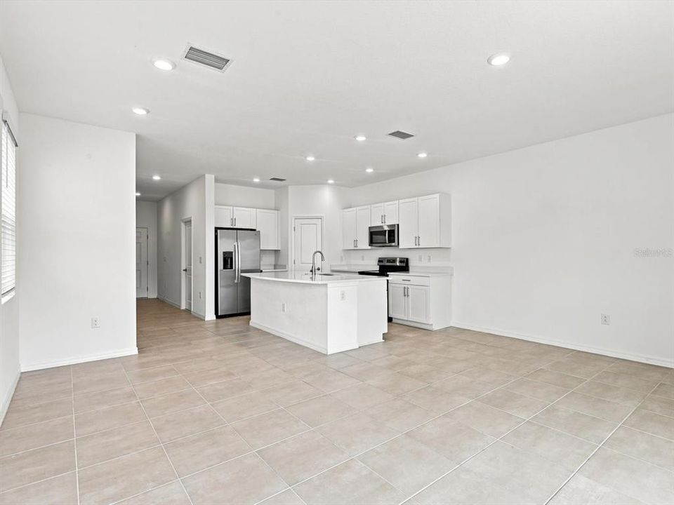 For Rent: $1,995 (3 beds, 2 baths, 1553 Square Feet)