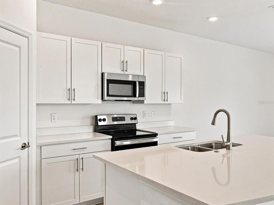 For Rent: $1,995 (3 beds, 2 baths, 1553 Square Feet)