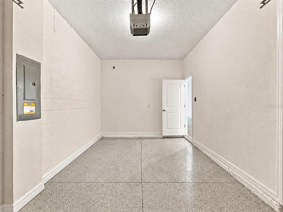 For Rent: $1,995 (3 beds, 2 baths, 1553 Square Feet)