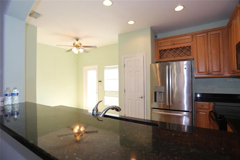 For Rent: $2,150 (2 beds, 2 baths, 1367 Square Feet)
