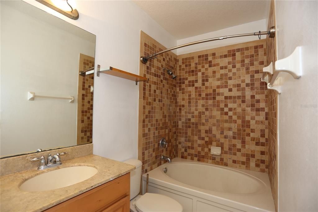 For Rent: $2,150 (2 beds, 2 baths, 1367 Square Feet)