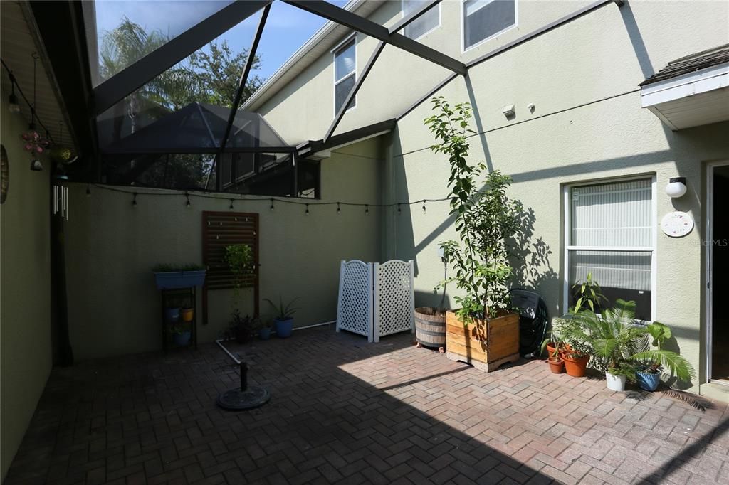 For Rent: $2,150 (2 beds, 2 baths, 1367 Square Feet)