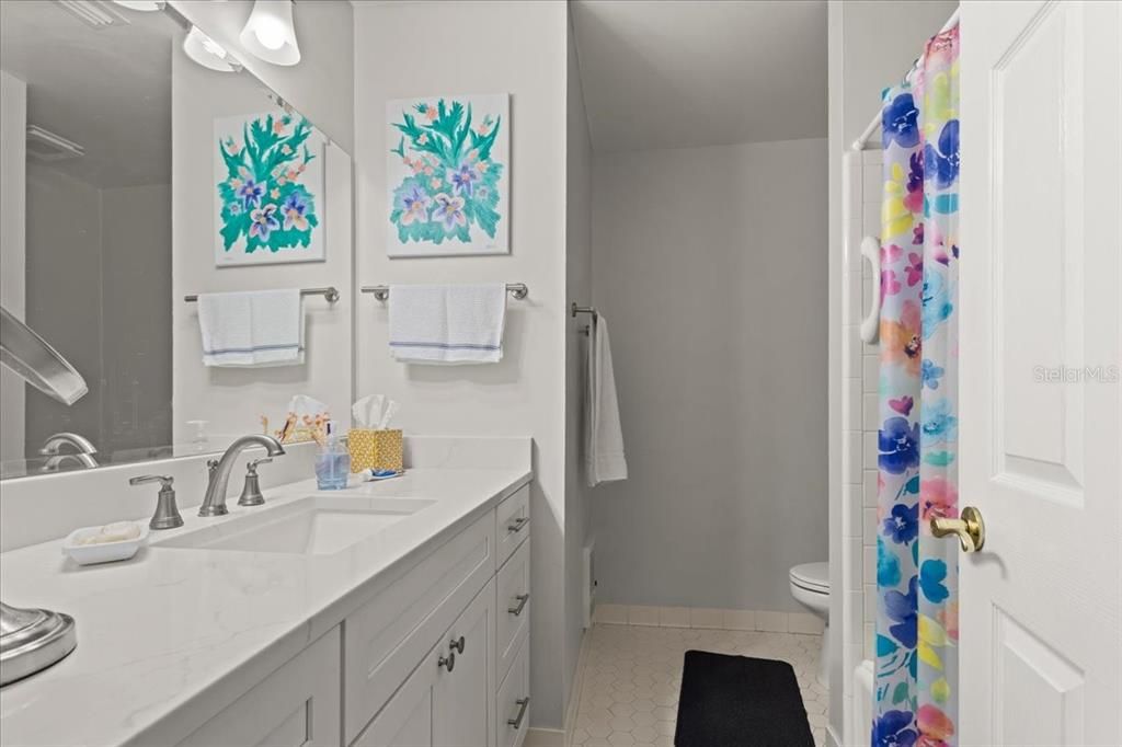 For Sale: $549,900 (4 beds, 2 baths, 2784 Square Feet)