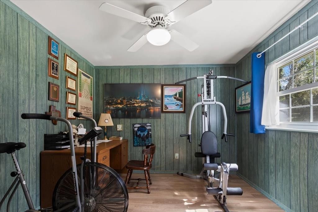 For Sale: $549,900 (4 beds, 2 baths, 2784 Square Feet)