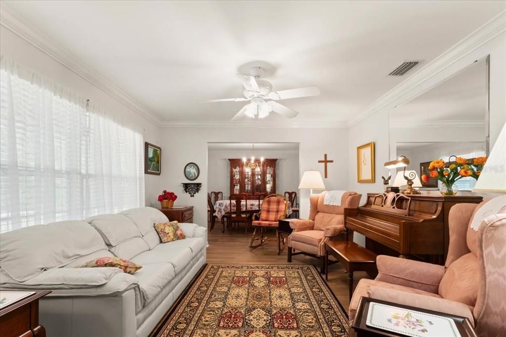 For Sale: $549,900 (4 beds, 2 baths, 2784 Square Feet)