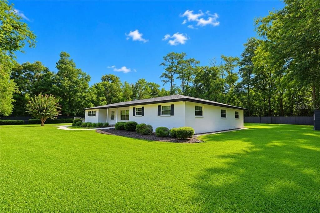 For Sale: $549,900 (4 beds, 2 baths, 2784 Square Feet)