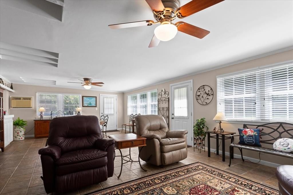 For Sale: $549,900 (4 beds, 2 baths, 2784 Square Feet)
