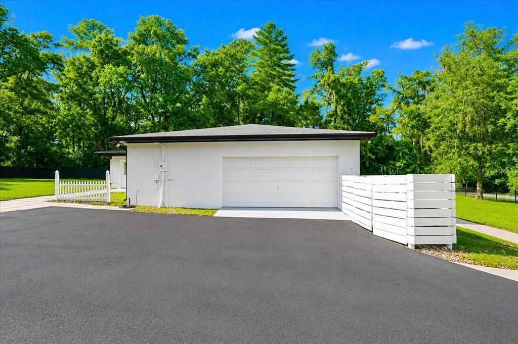 For Sale: $549,900 (4 beds, 2 baths, 2784 Square Feet)