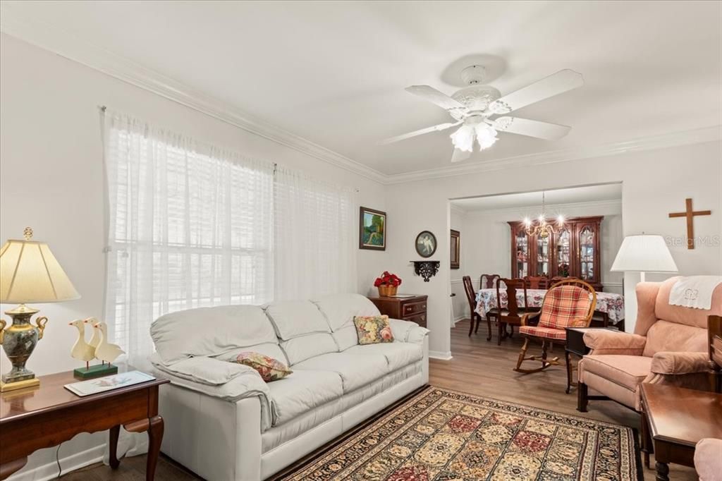 For Sale: $549,900 (4 beds, 2 baths, 2784 Square Feet)