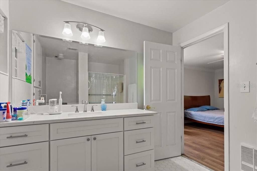 For Sale: $549,900 (4 beds, 2 baths, 2784 Square Feet)