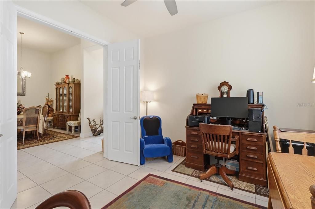 En Venta: $649,900 (3 camas, 2 baños, 1996 Pies cuadrados)
