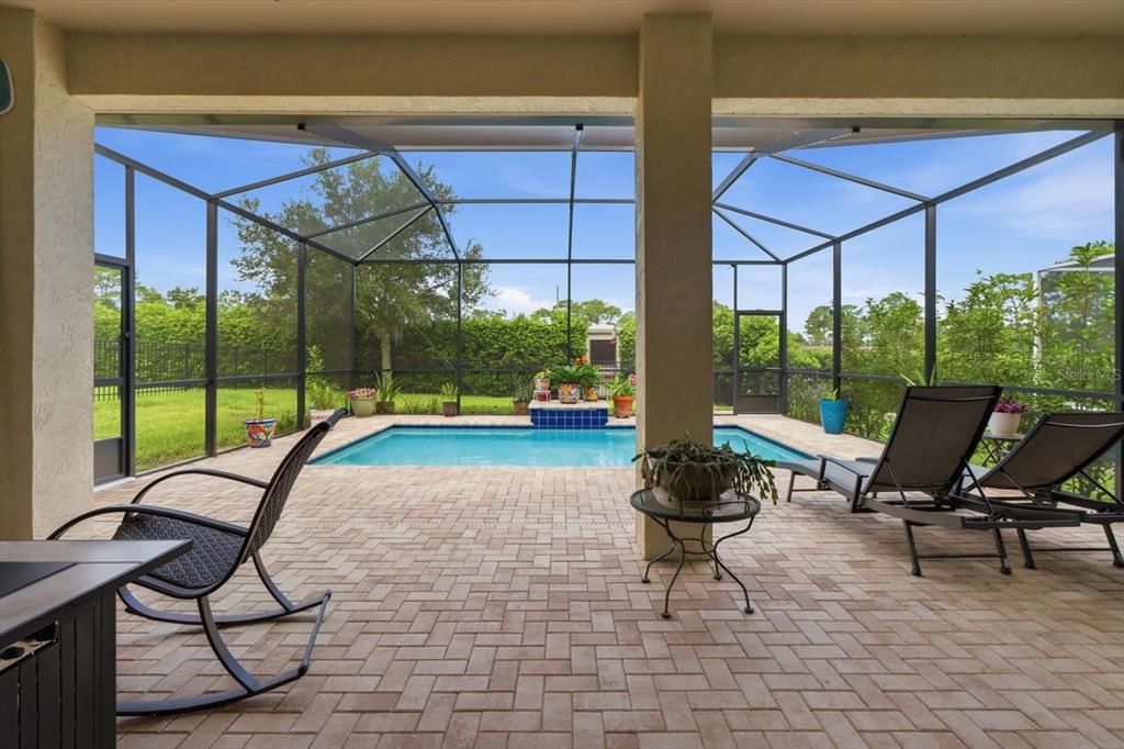 En Venta: $649,900 (3 camas, 2 baños, 1996 Pies cuadrados)