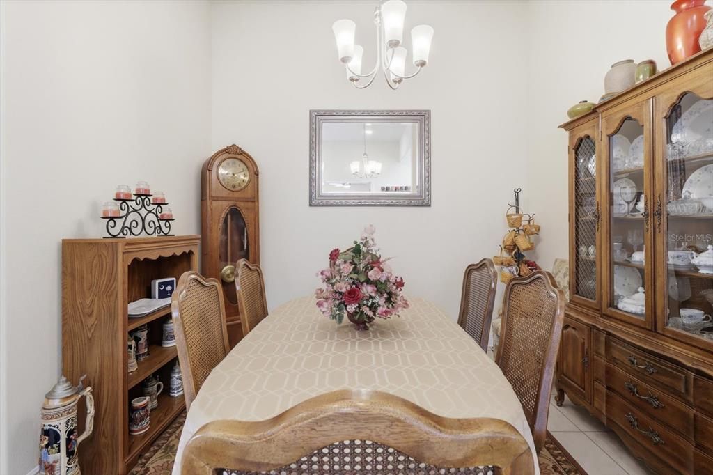En Venta: $649,900 (3 camas, 2 baños, 1996 Pies cuadrados)