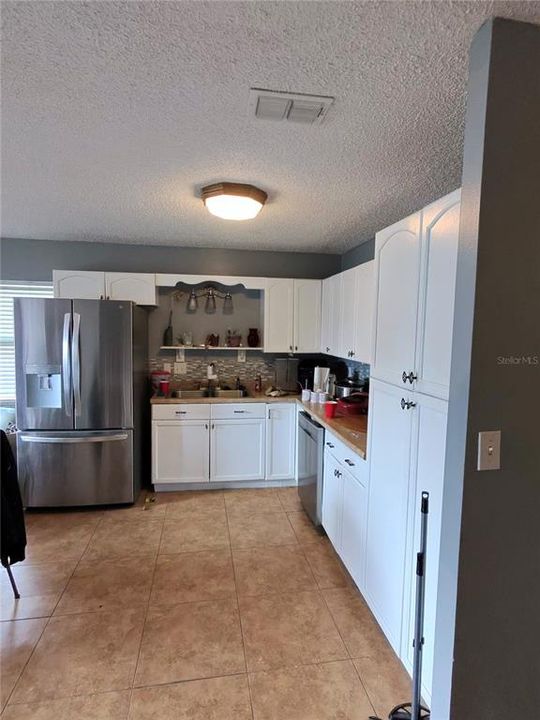 For Sale: $189,990 (3 beds, 2 baths, 1302 Square Feet)