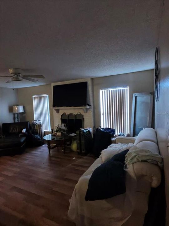 For Sale: $189,990 (3 beds, 2 baths, 1302 Square Feet)