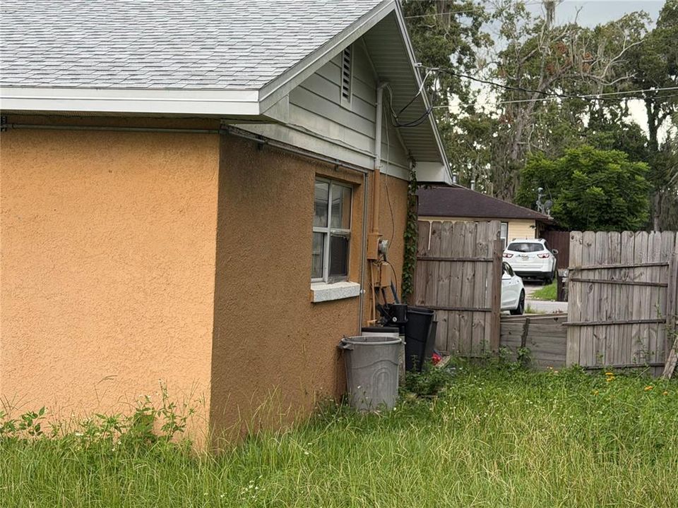 For Sale: $189,990 (3 beds, 2 baths, 1302 Square Feet)