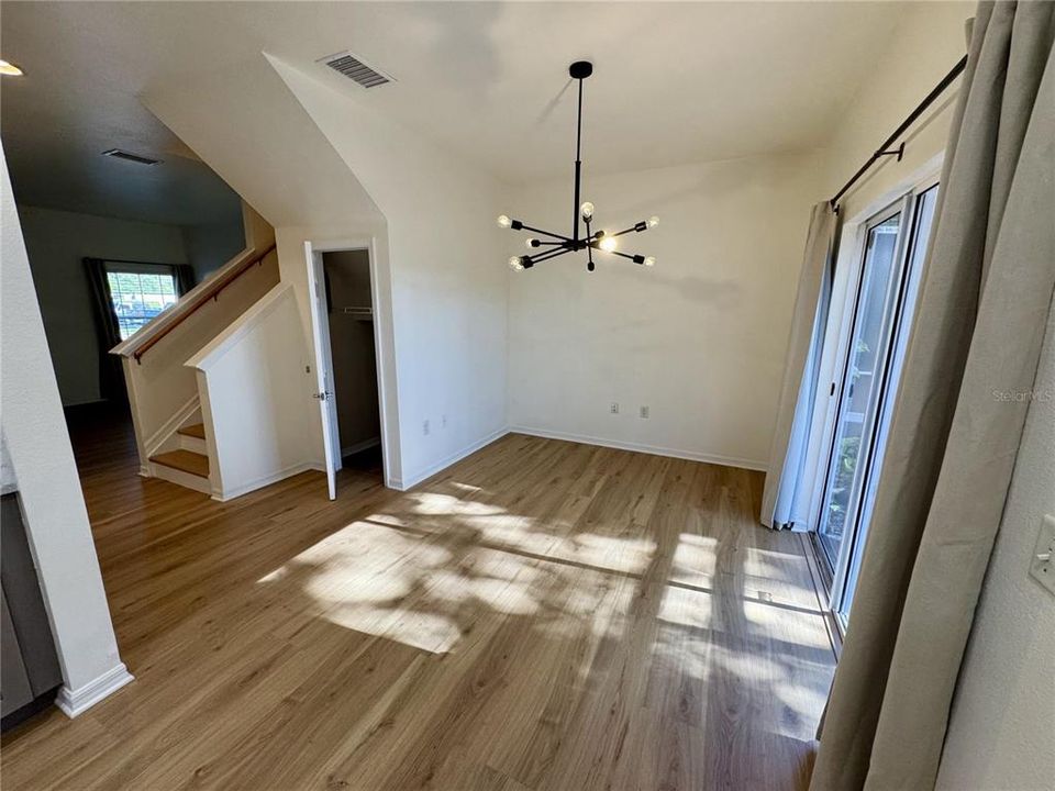 For Sale: $280,000 (3 beds, 2 baths, 1282 Square Feet)