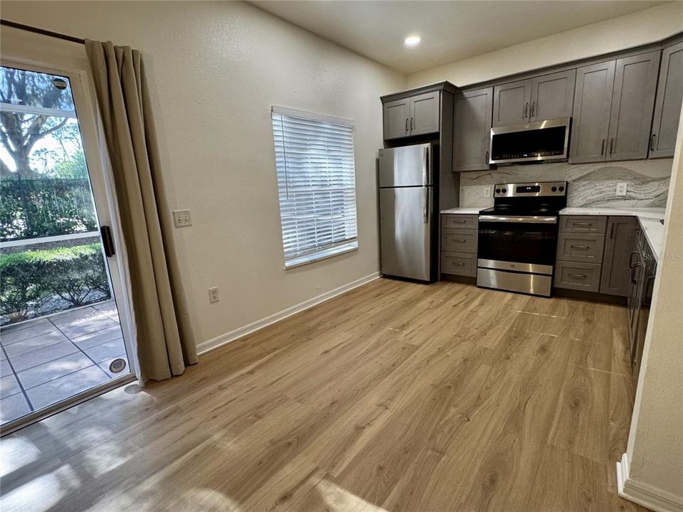 For Sale: $280,000 (3 beds, 2 baths, 1282 Square Feet)