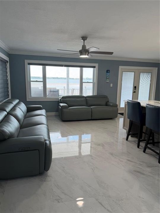 En Venta: $4,890,000 (4 camas, 3 baños, 2996 Pies cuadrados)