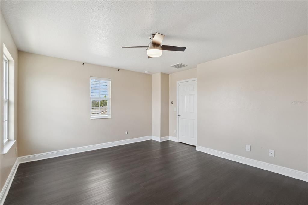 For Rent: $3,200 (4 beds, 2 baths, 2594 Square Feet)