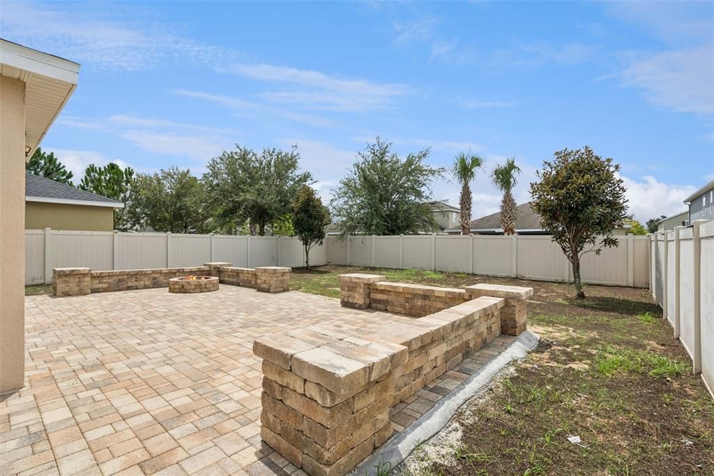 For Rent: $3,200 (4 beds, 2 baths, 2594 Square Feet)