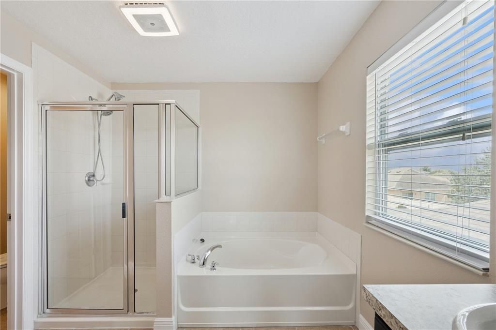 For Rent: $3,200 (4 beds, 2 baths, 2594 Square Feet)