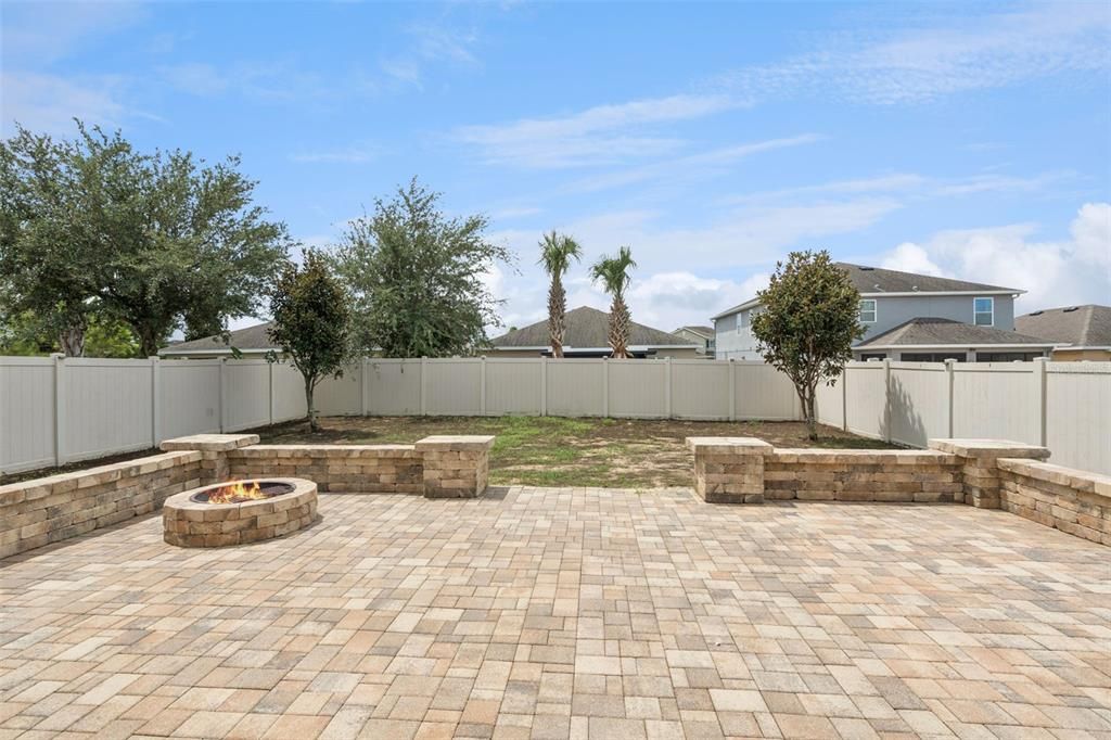 For Rent: $3,200 (4 beds, 2 baths, 2594 Square Feet)