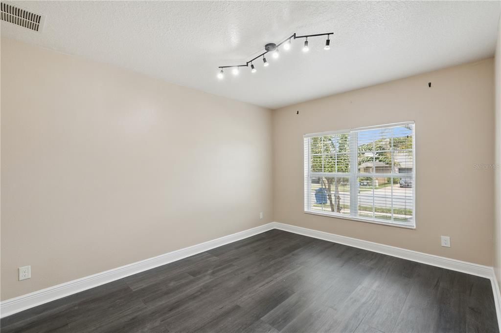 For Rent: $3,200 (4 beds, 2 baths, 2594 Square Feet)