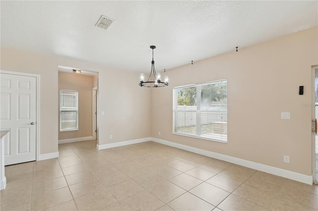 For Rent: $3,200 (4 beds, 2 baths, 2594 Square Feet)
