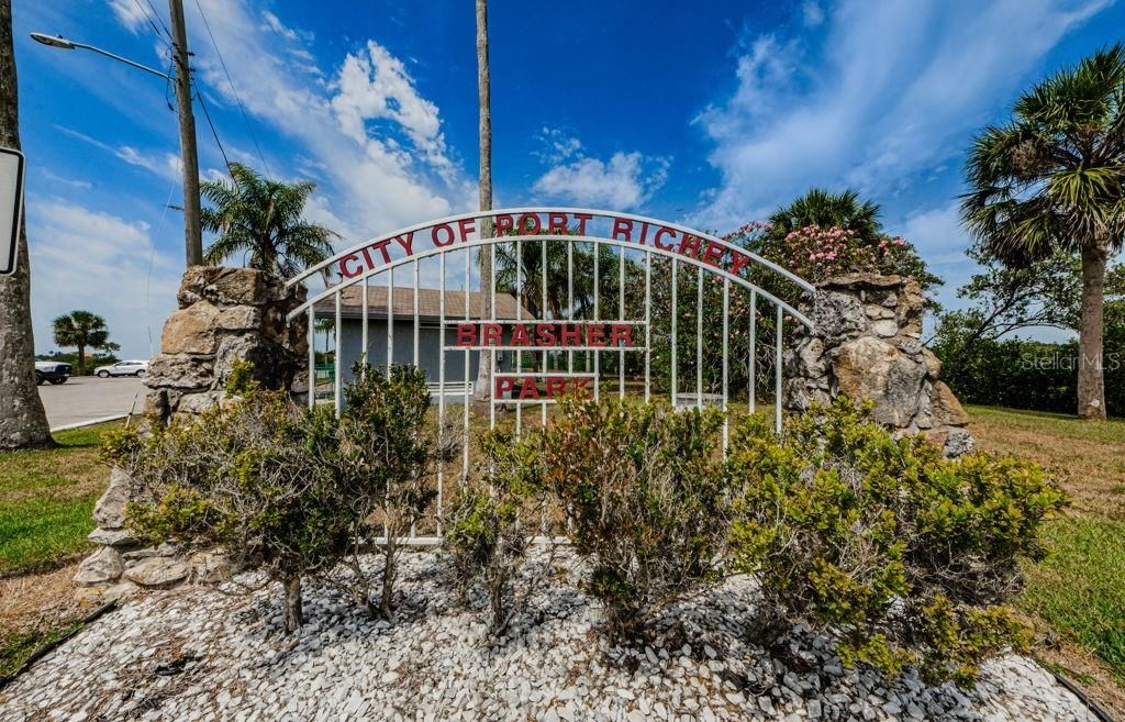 For Sale: $219,900 (2 beds, 2 baths, 1229 Square Feet)