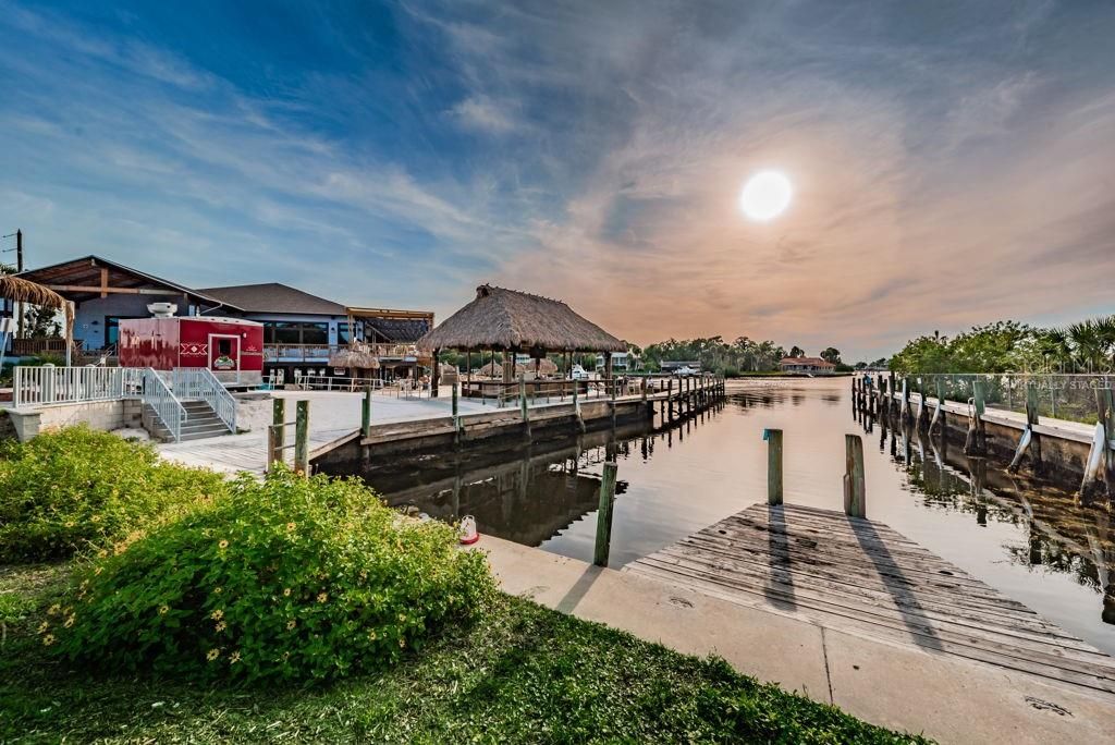 For Sale: $219,900 (2 beds, 2 baths, 1229 Square Feet)
